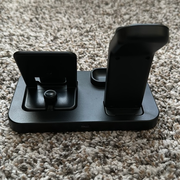 NWOT 3 in 1 Fast Charging Station for Apple iPhone Watch AirPods Black - Picture 8 of 11